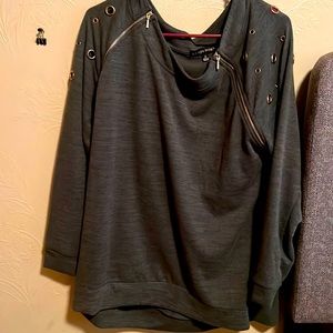 “NEW’ Charcoal Gray top